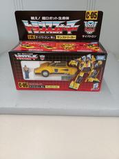 サイバトロン戦士　サンストリーカー|TAKARA TOMY