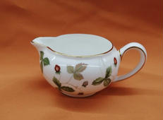 ワイルドストロベリー クリーマー|WEDGWOOD