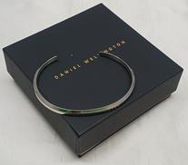 ハングル|DANIEL WELLINGTON