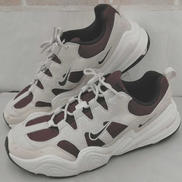 テックヘラ|NIKE