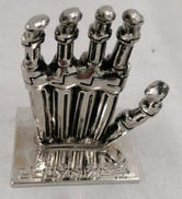 ターミネーターハンド|SKYDANCE PRODUCTIONS