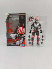 仮面ライダーギーツ マグナムブーストフォーム|BANDAI