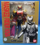 仮面ライダーキバ　エンペラーフォーム|BANDAI