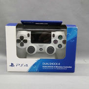 PS4ワイヤレスコントローラー|SONY