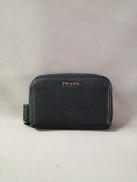 ラウンドジップコインケース|PRADA