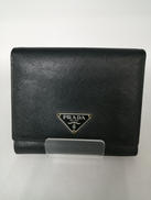 三つ折り財布|PRADA