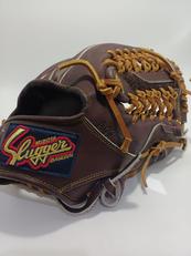 グローブ|久保田スラッカー