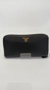 ラウンドファスナー長財布|PRADA