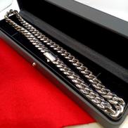 シルバー色のネックレス|NASTYDOG