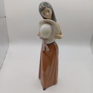 内気な女の子|LLADRO