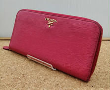 ラウンドファスナー長財布|PRADA