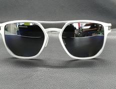 偏光サングラス|OAKLEY