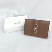 三つ折り財布|FURLA