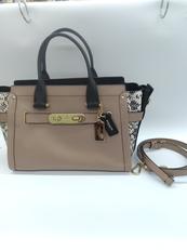スワッガー　キャリーオール　ハンドバッグ|COACH