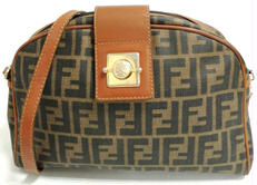 ズッカ柄ショルダーバッグ|FNEDI