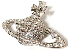 BAS RELIEF BROOCH|VIVIENNE WESTWOOD