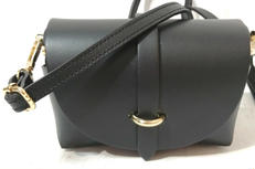 フラップショルダーバッグ|AULENTTI