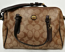 シグネチャーショルダーバック|COACH