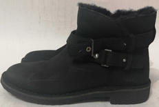 ベルト付ショートブーツ|UGG