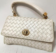 イントレチャートショルダーバッグ|BOTTEGA VENETA