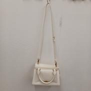 ハクスリートラペーズ|CHARLES&KEITH
