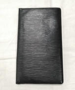 ポルトシェキエカルトクレディ|LOUIS VUITTON