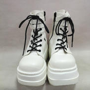 ダブルアンクルストラップ厚底ショートブーツ|DEMONIA