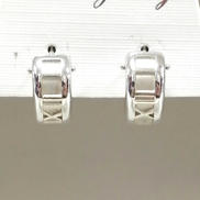アトラスフープピアス|TIFFANY&CO.