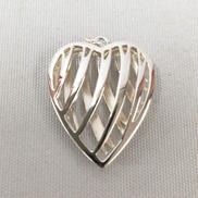 シルバーハートチャーム|AGETE