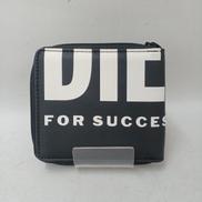2つ折りロゴ財布|DIESEL