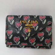 三つ折り財布|PRADA