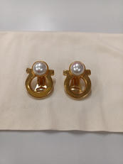 ガンチーニイヤリング|FERRAGAMO