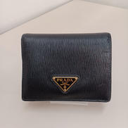 トライアングルコンパクトウォレット|PRADA