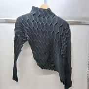プリーツデザインカット|ISSEY MIYAKE