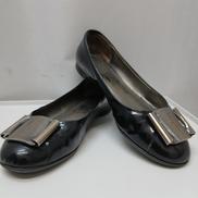 エナメルパンプス|FERRAGAMO
