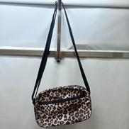 ヒョウ柄ショルダーバッグ|LESPORTSAC