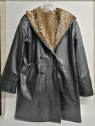 リバーシブルレザーフードコート|N.B