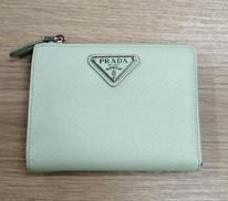 2つ折り財布|PRADA