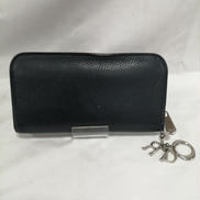 ロゴチャーム付き長財布|CHRISTIAN  DIOR