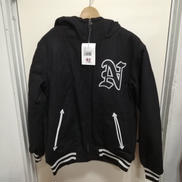 イニシャルロゴスタジャン|NESTA