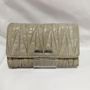 マテラッセレザーウォレット|MIUMIU