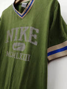 00'S VネックTシャツ|NIKE