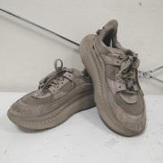 M CA805 V2|UGG