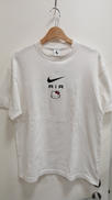 HELLO KITTY コラボ プリントTシャツ|NIKE