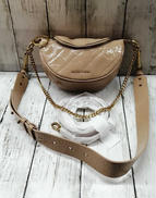 チャールズアンドキース　エナメルミニショルダーバッグ|CHARLES&KEITH