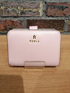 カメリア　コンパクト　ウォレット|FURLA