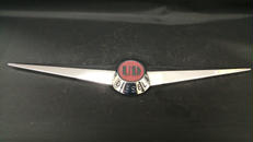 フロントエンブレム|NISSANディーゼル