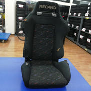セミバケットシート|RECARO