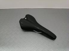 ZUNOW ブラックスエードサドル（新品未使用） 2025年最新】Yahoo!オークション - サドル(パーツ 自転車