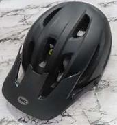 ヘルメット|BELL